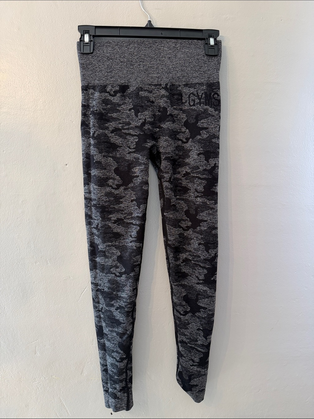 Gymshark womens Gray Charcoal Camo Leggings small